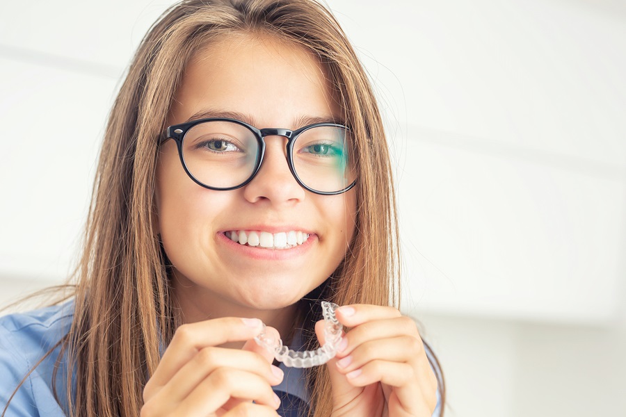Straighten Your Smile: The Convenience of Clear Aligners